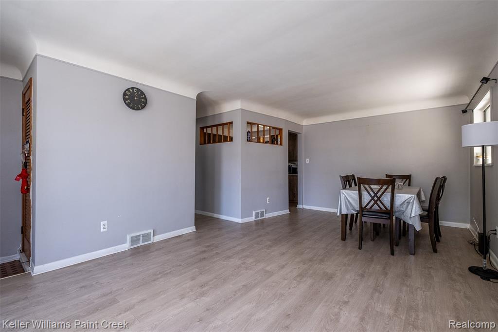 5134 Canterbury Lane, Warren, MI 48092 — Photo 9
