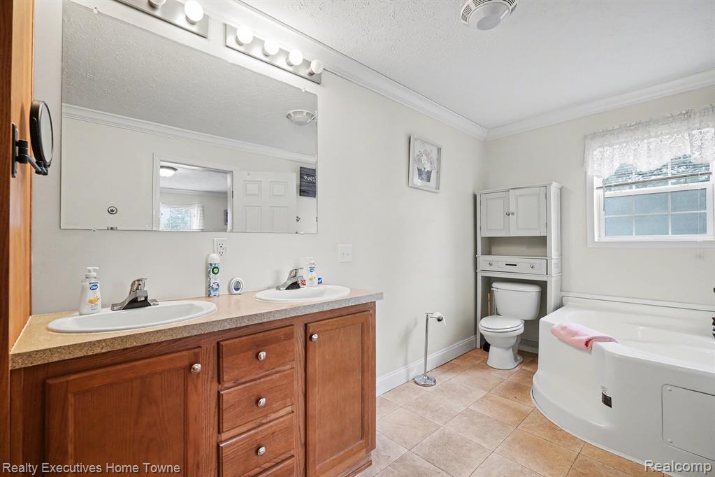 46229 Worlington Dr, Macomb, MI 48044 — Photo 18