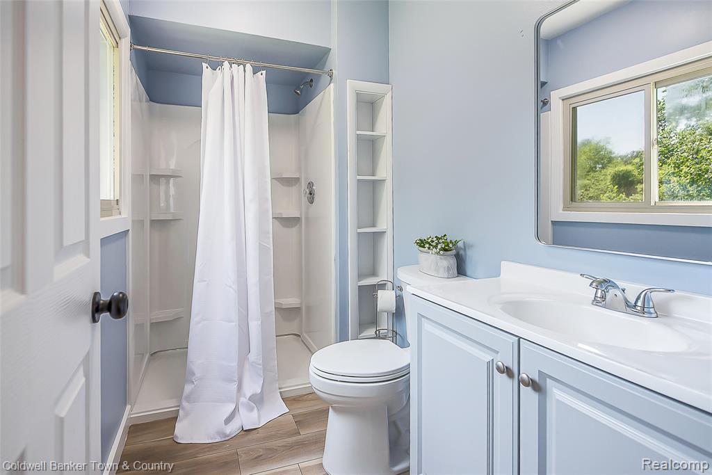 4225 N Tipsico Lake Road, Hartland, MI 48353 — Photo 26