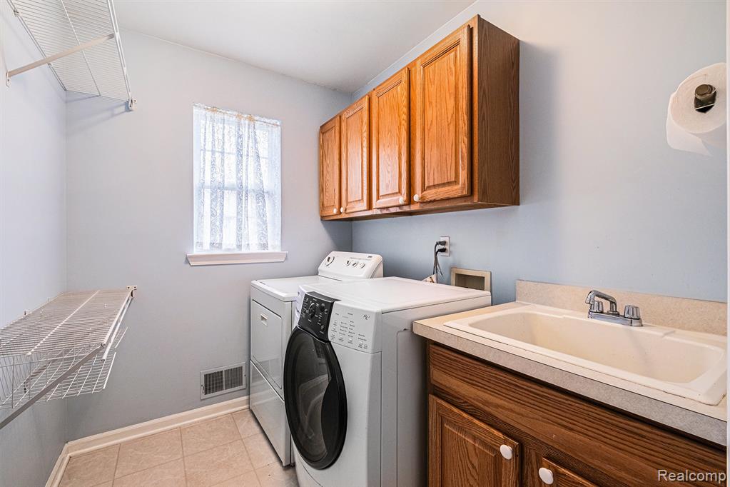 8488 Grand View Drive, Grand Blanc, MI 48439 — Photo 20