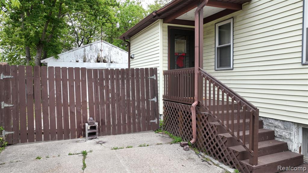 909 N Granger Street, Saginaw, MI 48602 — Photo 4