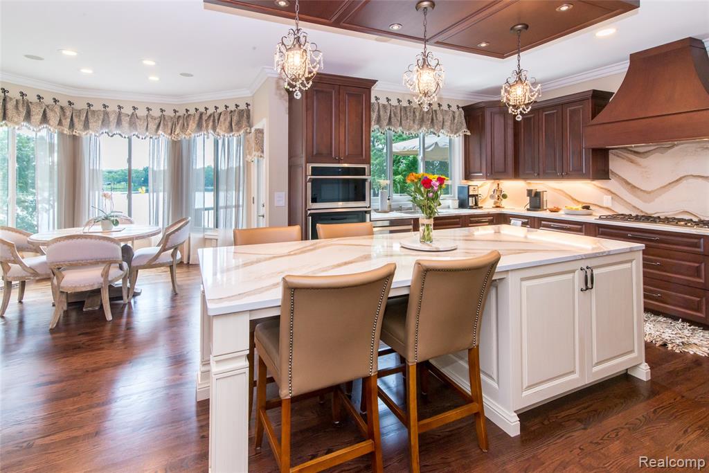 3166 W Beach Lake Drive, Milford, MI, 48380