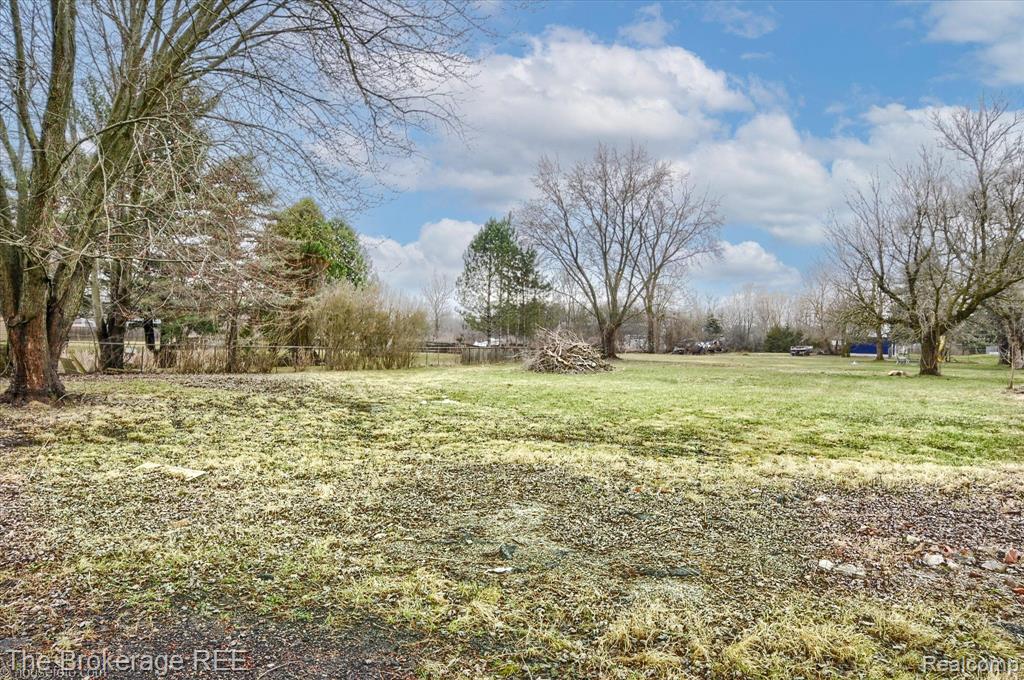 4507 N BELSAY Road, Flint, MI 48506 — Photo 35