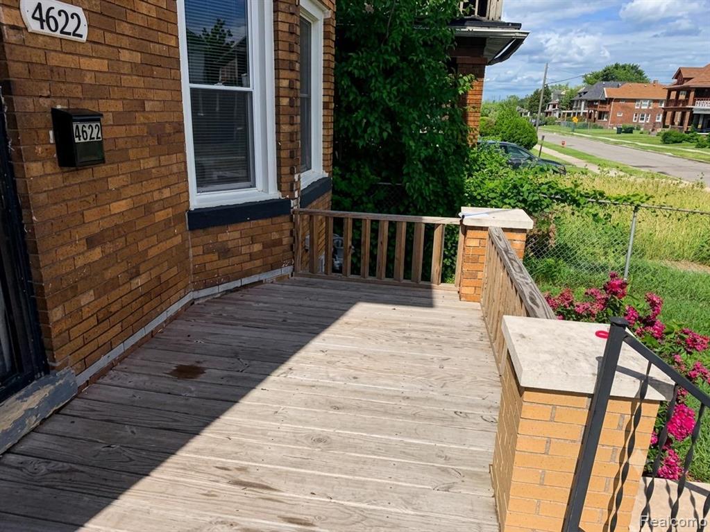 4622 Vancouver Street - Photo 2