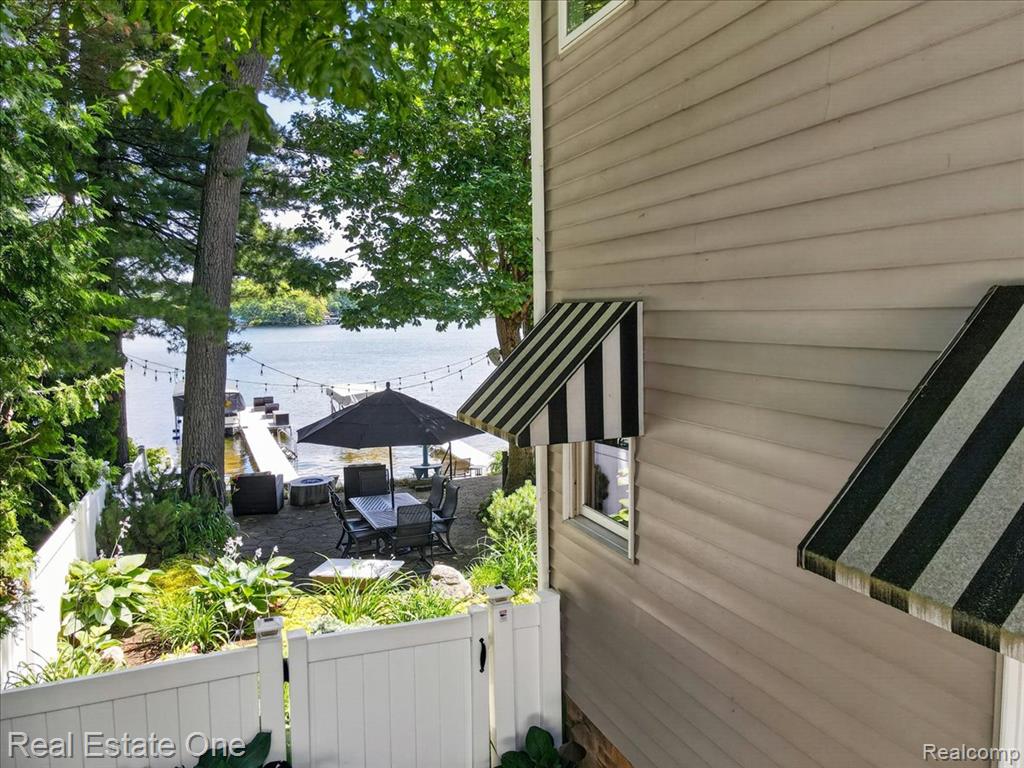 836 Pine Tree Road W, Lake Orion, MI 48362 — Photo 56