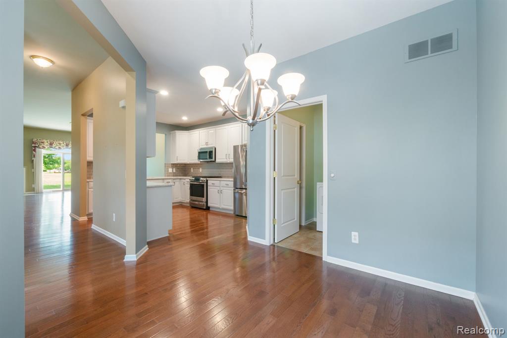 40658 Saint Louis Drive, Clinton Twp, MI 48038 — Photo 24