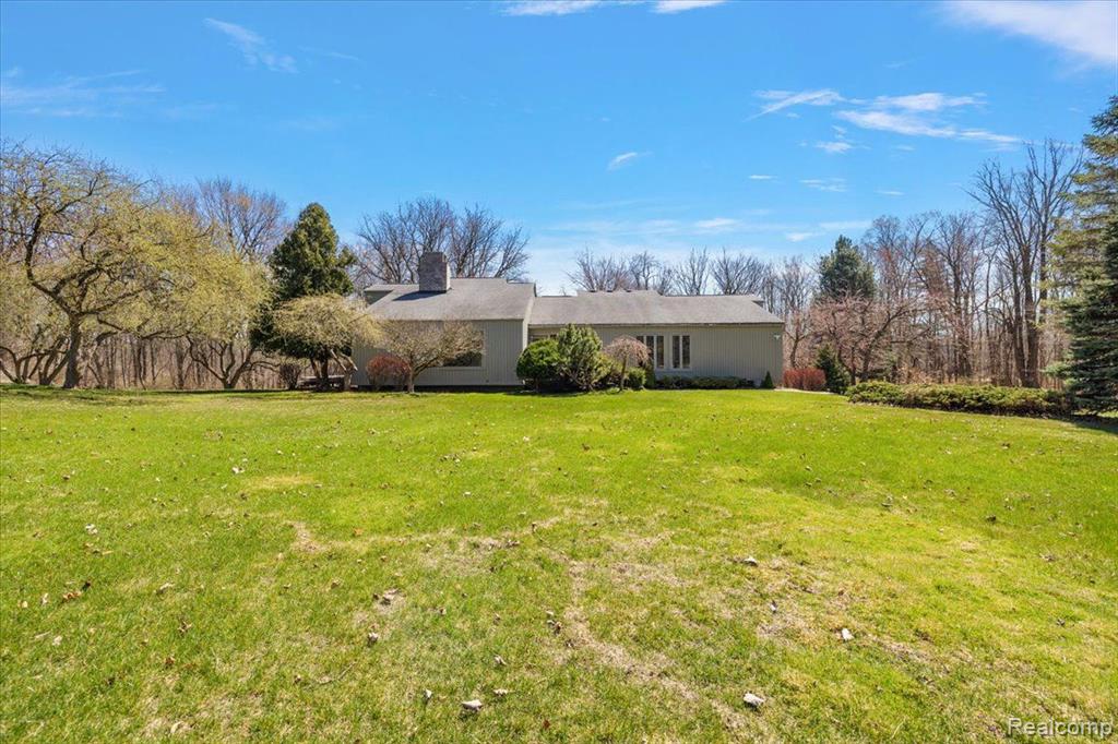 6145 BLUE BEECH Road, Rochester Hills, MI 48306 — Photo 54