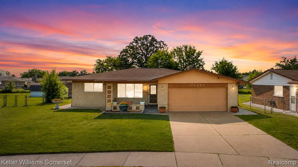36221 Pickwick Court