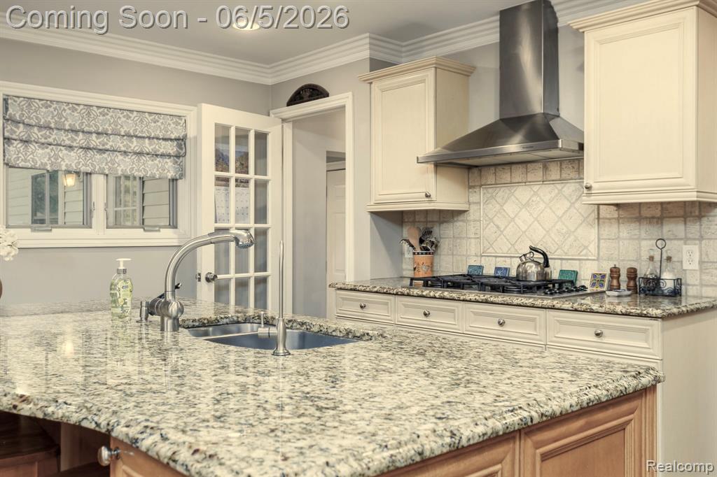 19141 Warwick Street, Franklin, MI 48025 — Photo 18