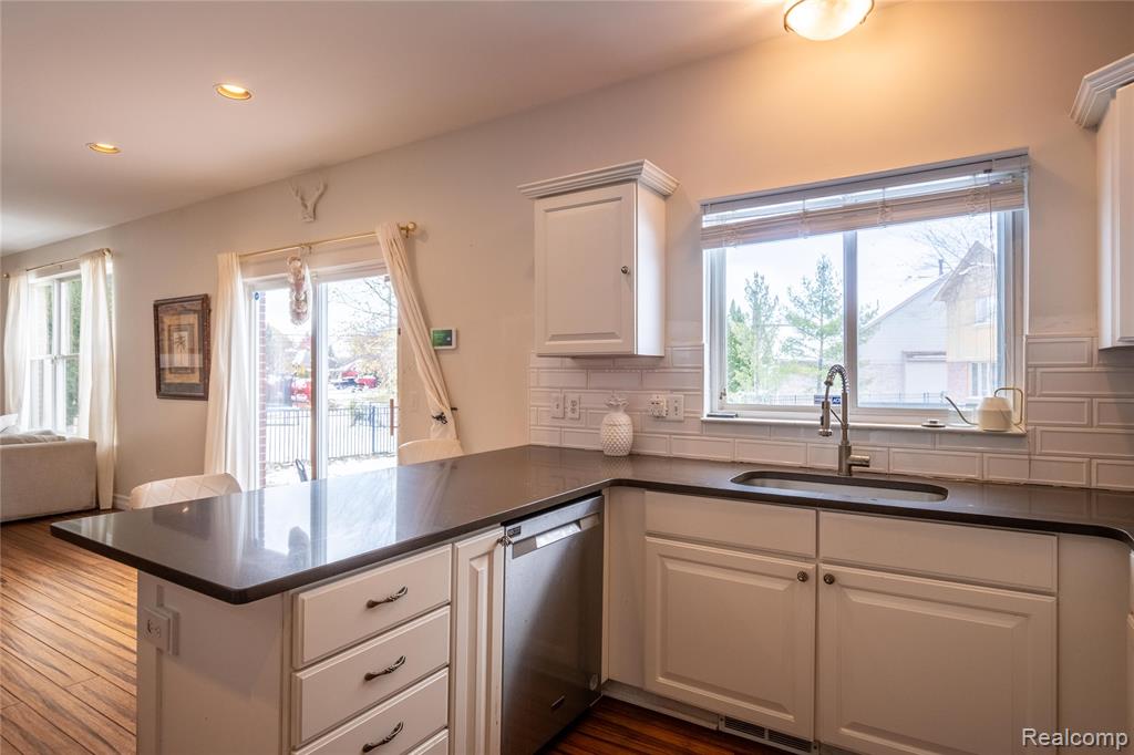 48850 Village Drive, Macomb, MI 48044 — Photo 18