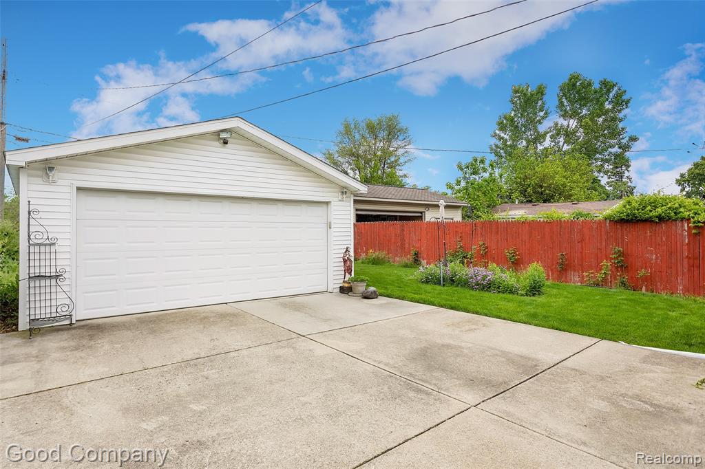 7616 Mayfair Street, Taylor, MI 48180 — Photo 28