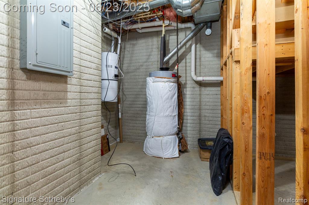 49965 BLACKBERRY Trail, Novi, MI — Photo 46