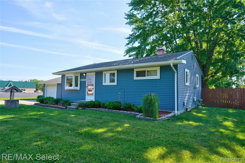 4075 Bristolwood Drive, Flint, MI 48507 — Photo 14