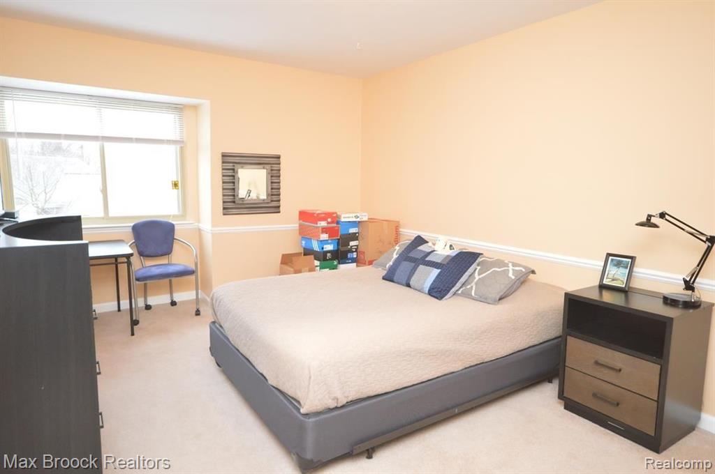 5305 FAIRWAY LN, West Bloomfield, MI 48323 — Photo 16