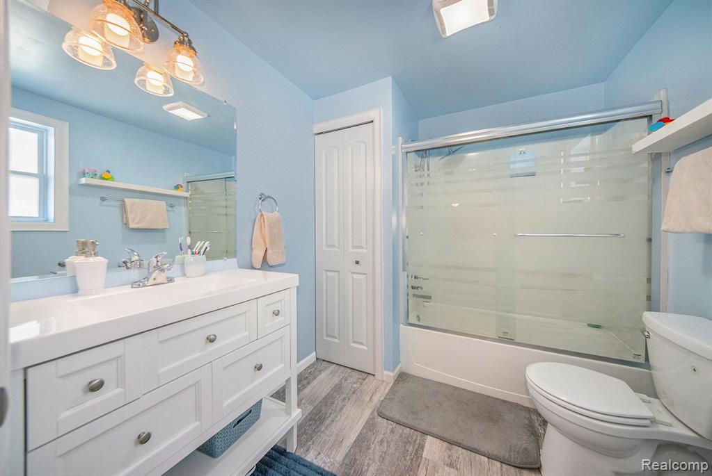 9024 OAKVIEW Street, Plymouth, MI 48170 — Photo 13