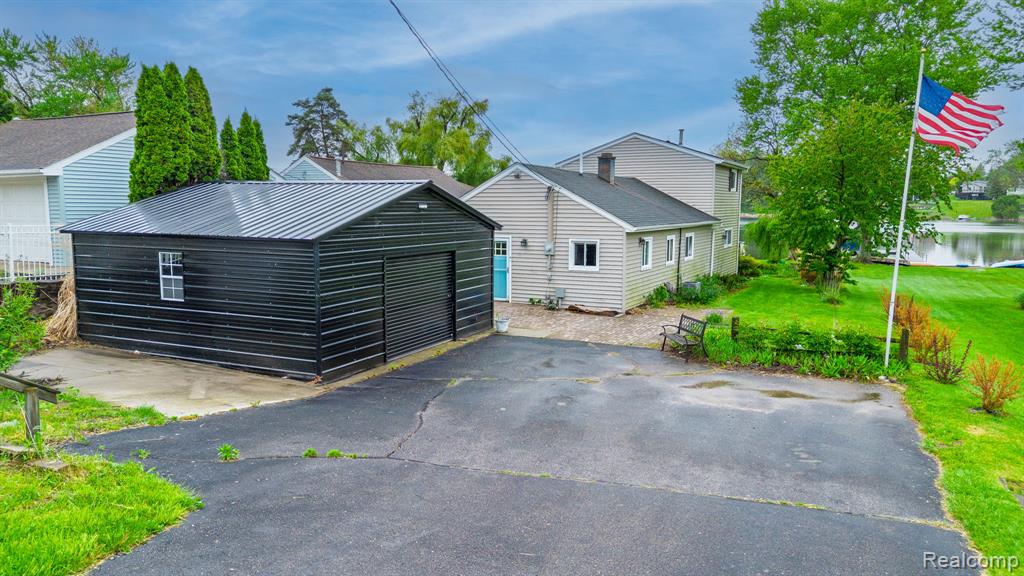 656 Lawson Drive, Lake Orion, MI 48362 — Photo 4