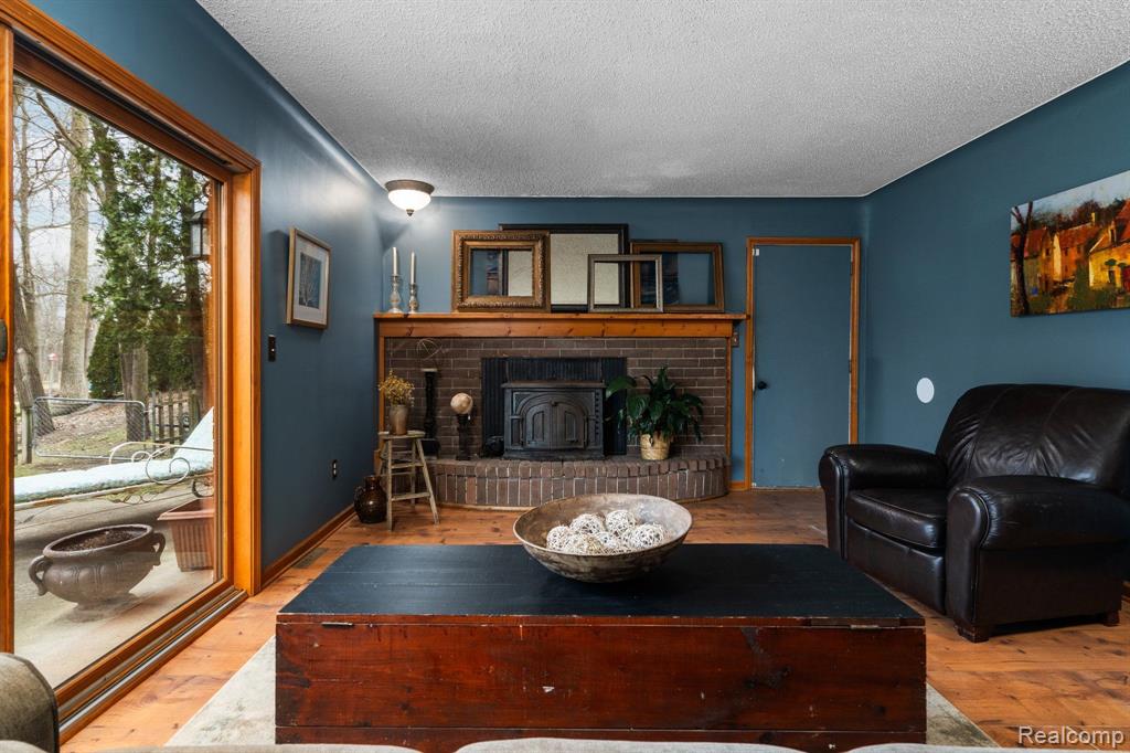 6165 VENICE Drive, Commerce Twp, MI 48382 — Photo 12