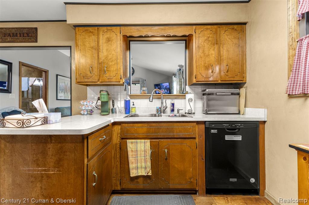 8751 Speedway Drive, Shelby Twp, MI 48317 — Photo 12