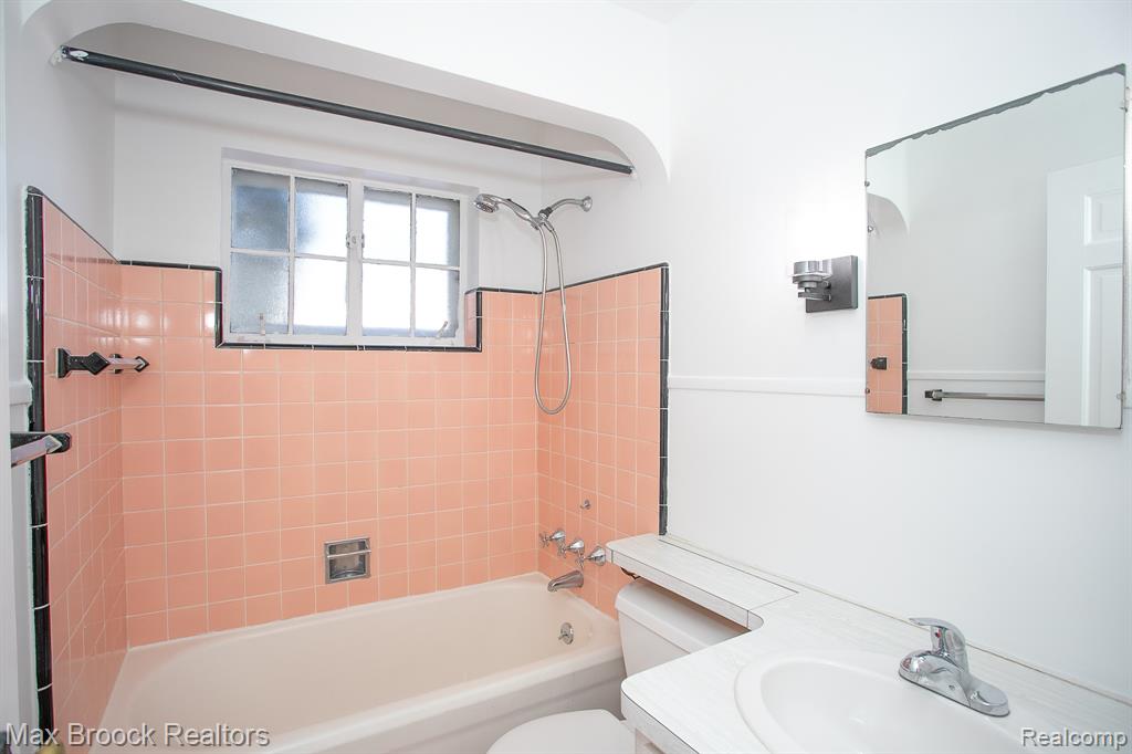 10034 Lasalle Boulevard, Huntington Woods, MI — Photo 21