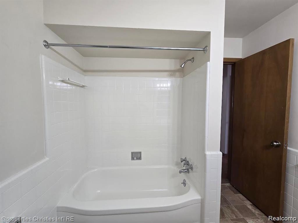20231 Kelly Road, Harper Woods, MI 48225 — Photo 13