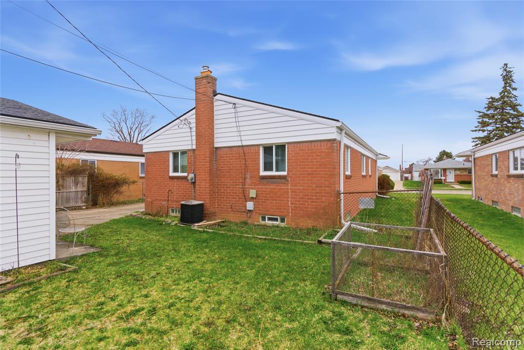 8164 Gerald Avenue, Warren, MI 48093 — Photo 27