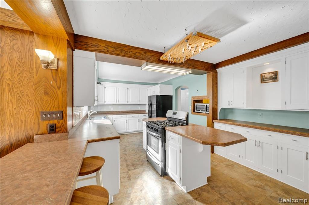 26 N Beck Street, Sebewaing, MI 48759 — Photo 43
