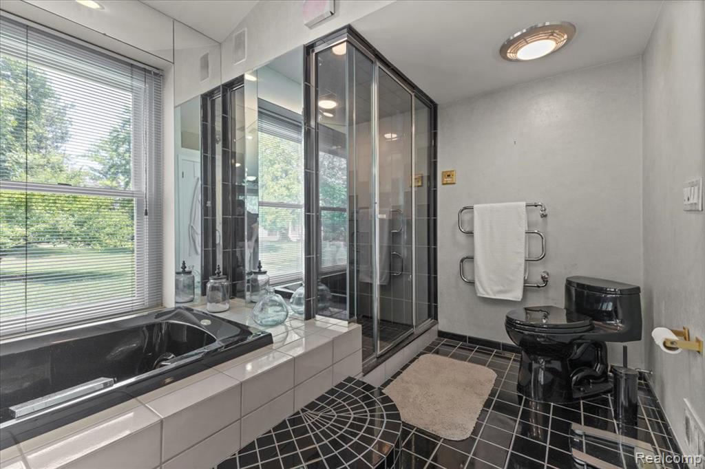 7570 Danbury Circle, West Bloomfield, MI — Photo 40