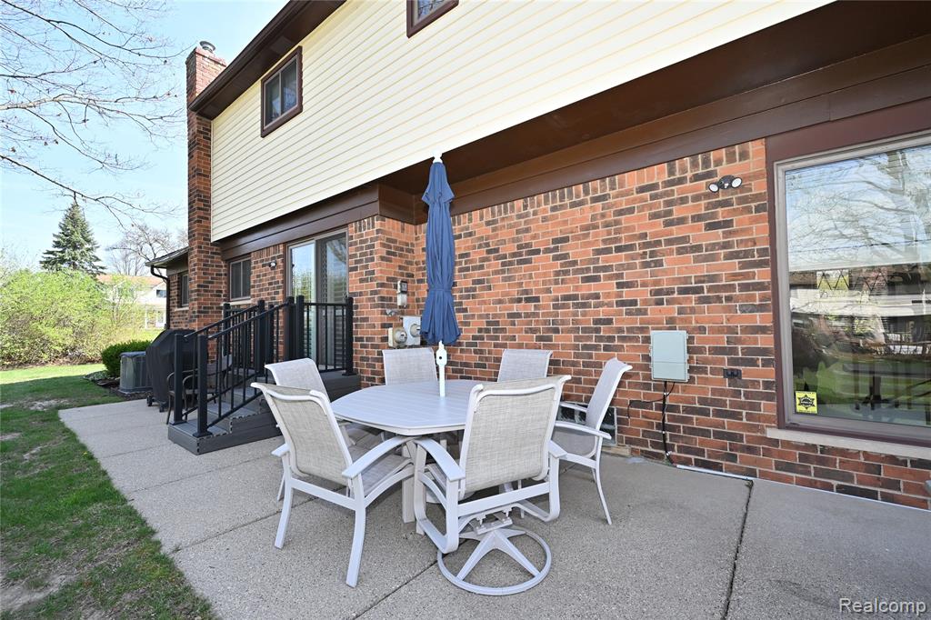 6024 Ledgeway Drive, West Bloomfield, MI — Photo 30