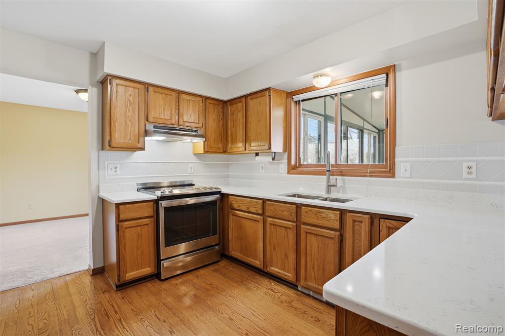 1883 Willowicke Drive, Wixom, MI 48393 — Photo 7