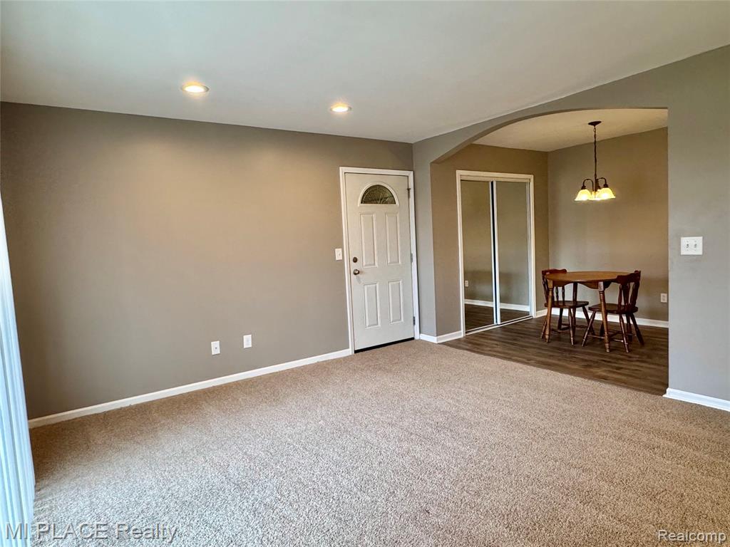 16150 Clarkson Drive, 13, Fraser, MI 48026 — Photo 5