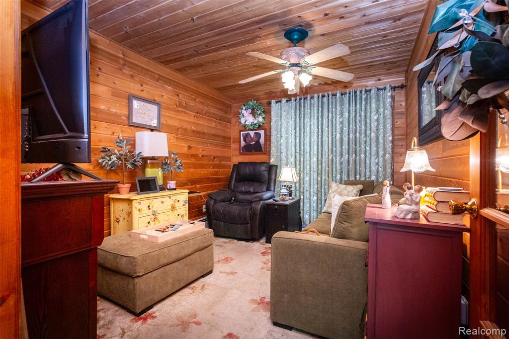 5327 Fern Drive, Fenton, MI 48430 — Photo 19