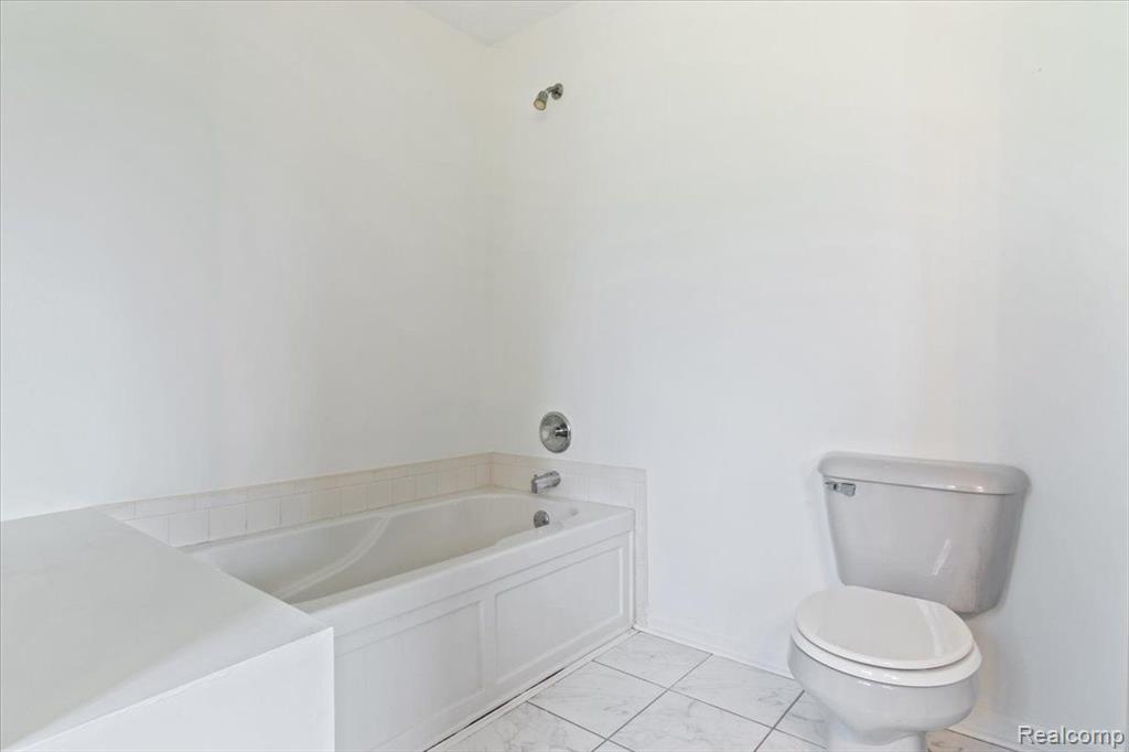 7826 DOVER Drive, Ypsilanti, MI 48197 — Photo 24