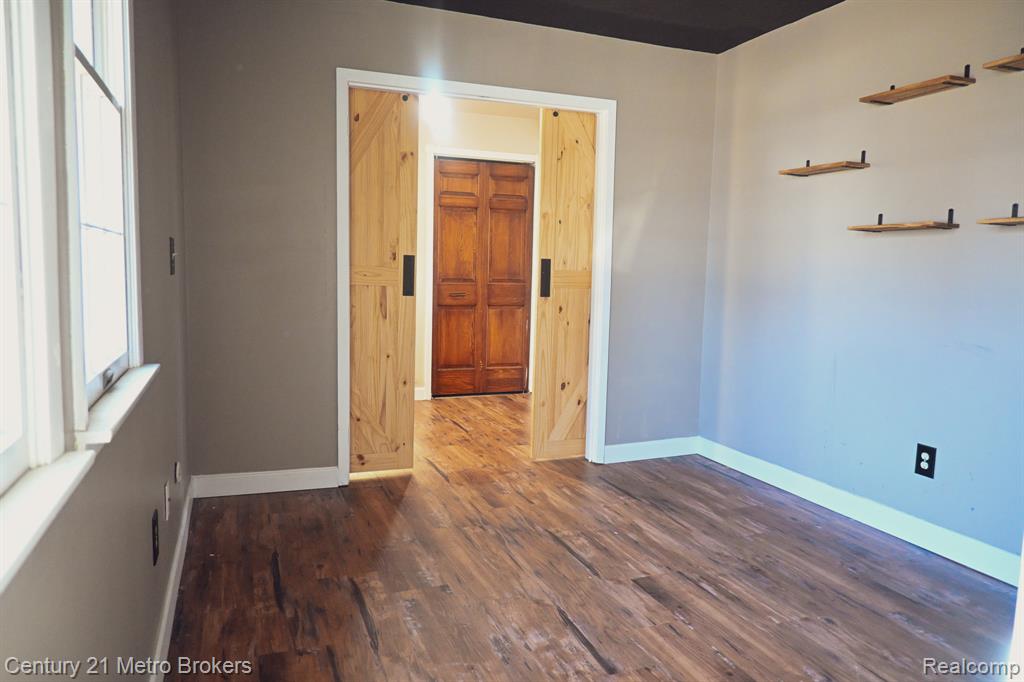 433 Dutch Mill Drive, Flushing, MI 48433 — Photo 7