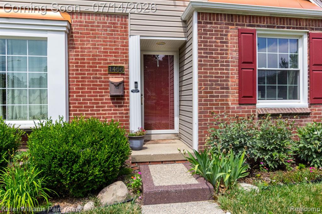 1466 Hampton Rd, Grosse Pointe Woods, MI 48236 — Photo 11