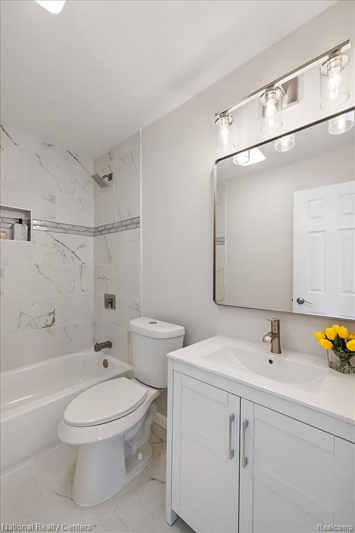 1938 Beverly Street, Keego Harbor, MI 48320 — Photo 22