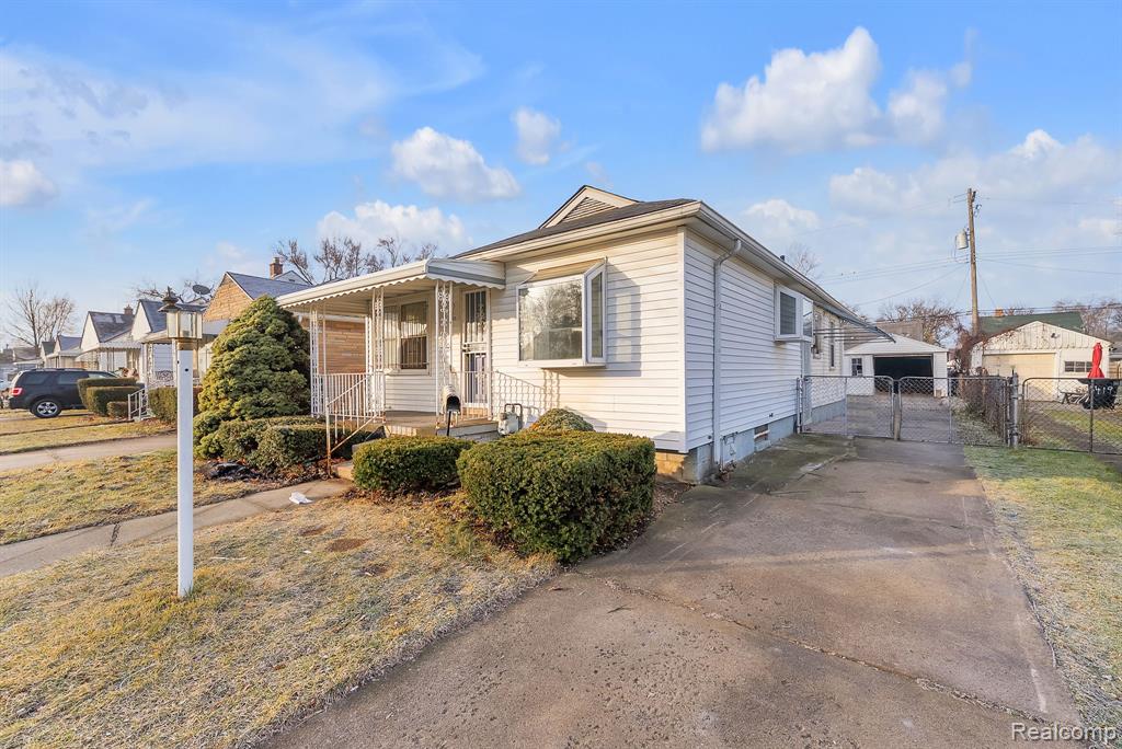 6411 Greenview Avenue, Detroit, MI 48228 — Photo 5