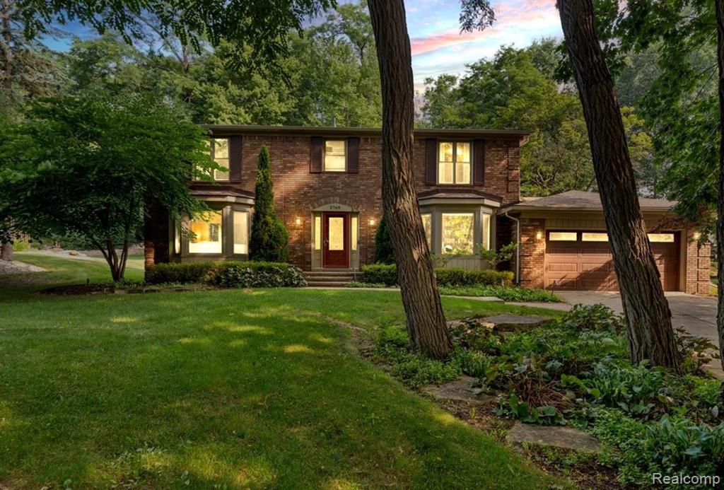 2768 Homewood Drive, Troy, MI 48098