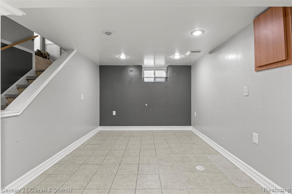 7841 Barrie Street, Dearborn, MI 48126 — Photo 24