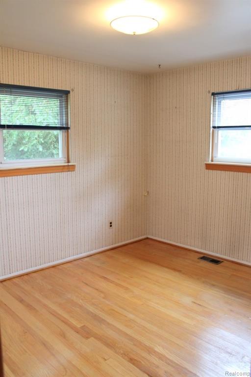 907 Farnham Avenue, Lincoln Park, MI 48146 — Photo 38