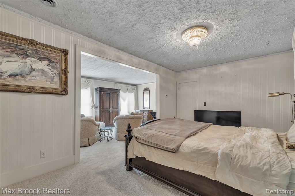 23009 Maple Avenue, Farmington, MI 48336 — Photo 45