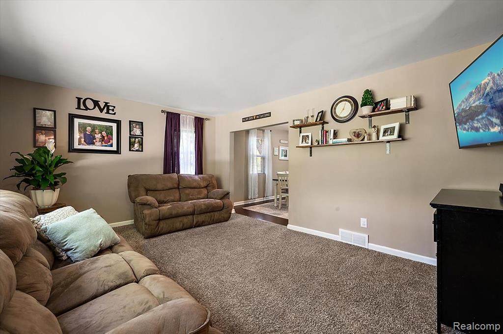 5836 Ewalt Road, Imlay City, MI 48444 — Photo 36