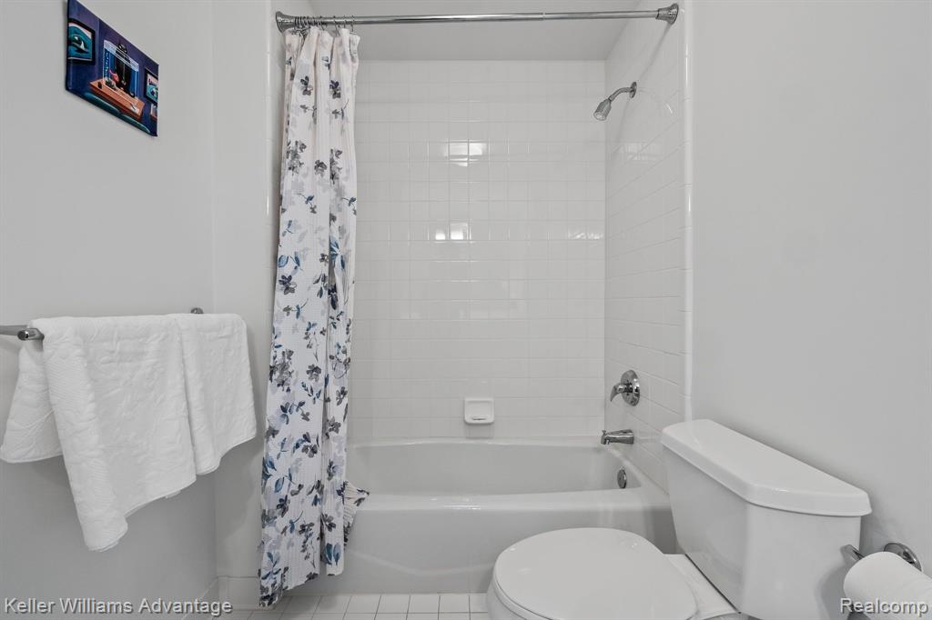 17421 Parkshore Drive, Northville, MI 48168 — Photo 34