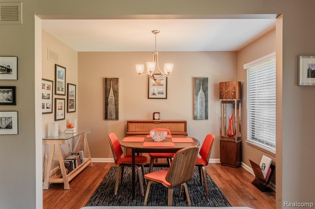 3140 LINDENWOOD Drive, Dearborn, MI 48120 — Photo 11