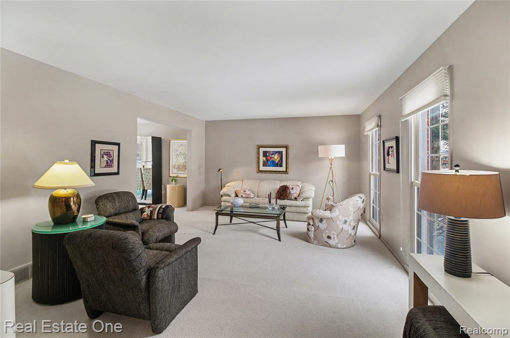 4150 Saddle Lane, West Bloomfield, MI — Photo 5