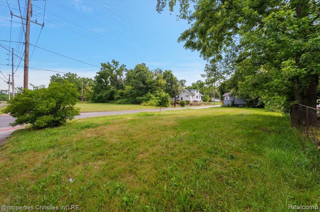 80 Michigan Avenue, Pontiac, MI 48342 — Photo 5