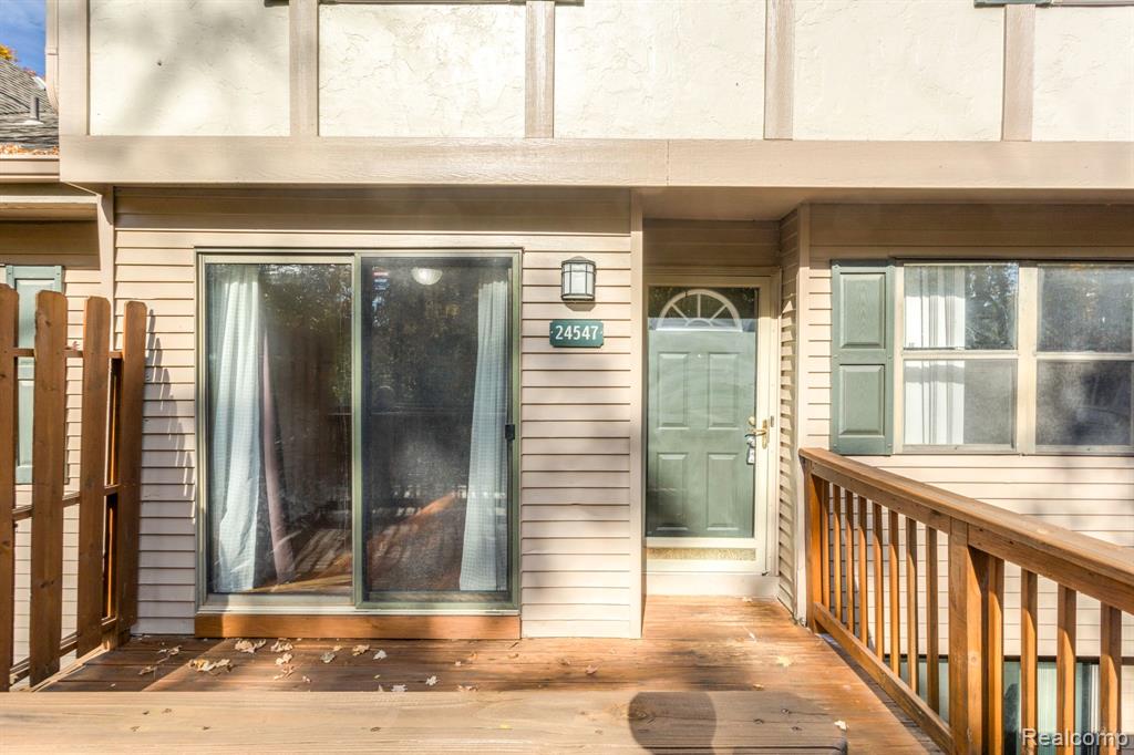 24547 PRIMROSE Lane, Southfield, MI 48033 — Photo 8