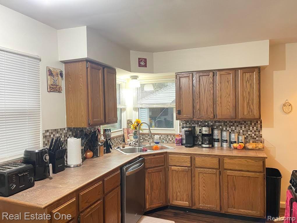 7760 BANNER Street, Taylor, MI 48180 — Photo 6