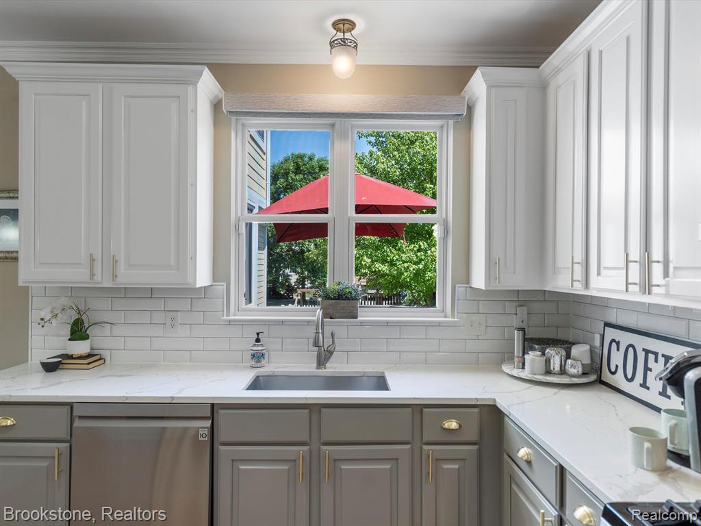 42650 Whitman Way, Novi, MI 48377 — Photo 18
