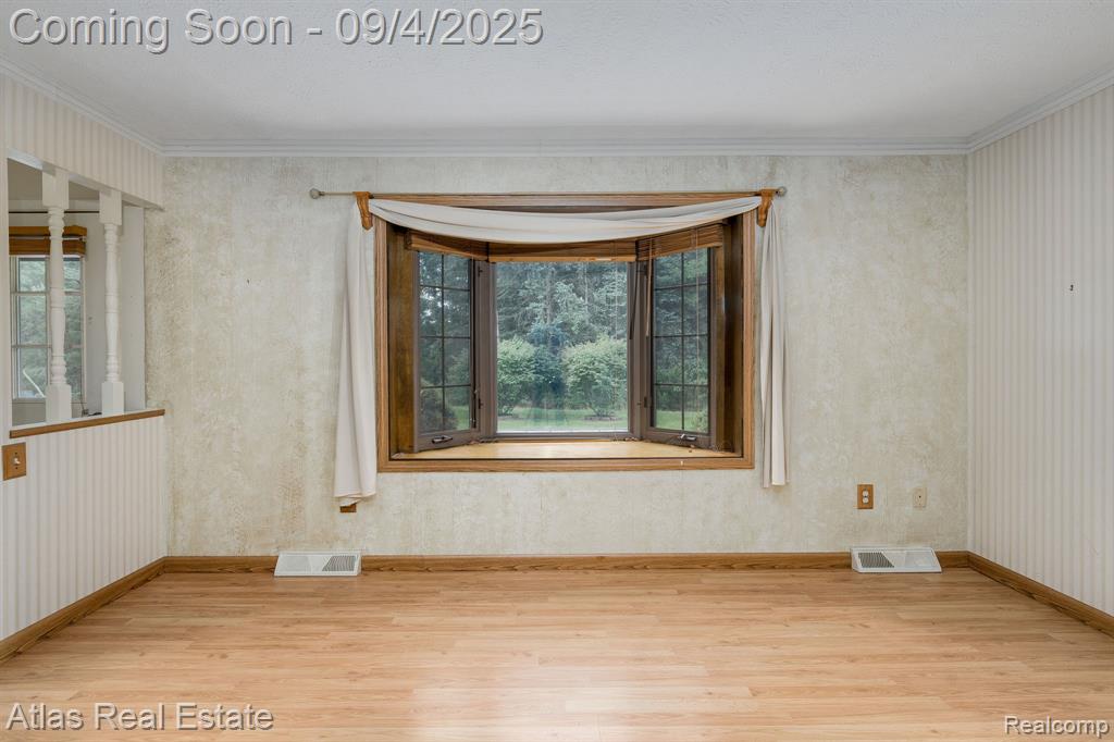8557 Henderson Road, Goodrich Vlg, MI — Photo 14