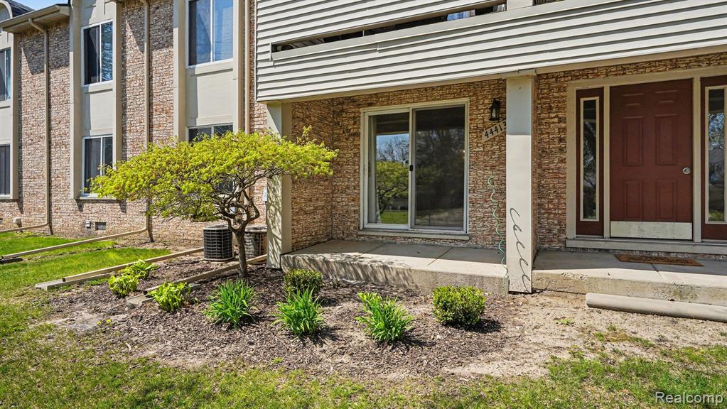 44413 Savery Drive, Canton, MI 48187 — Photo 2